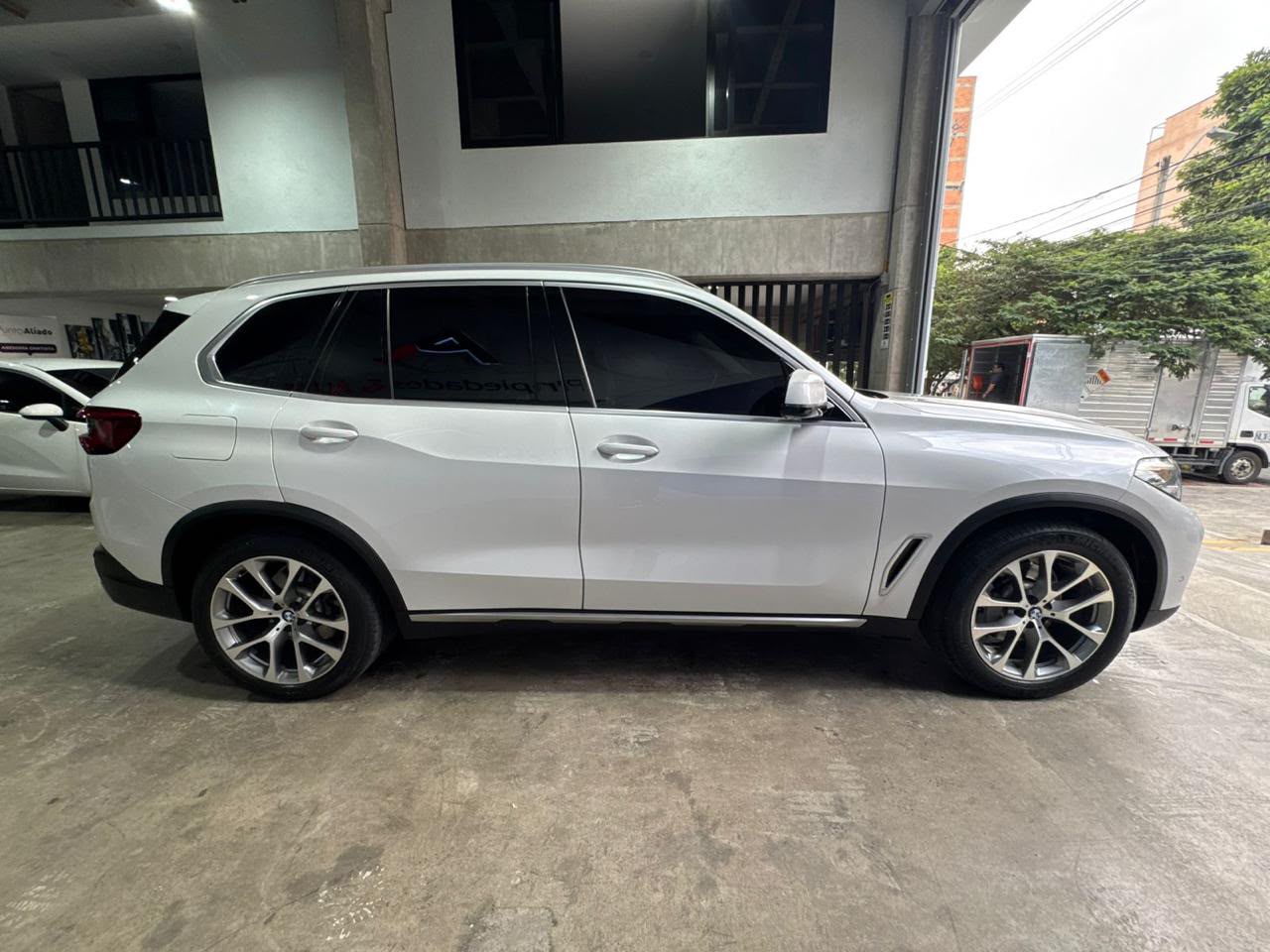 BMW X5 XDRIVE 40I 2020 - Imagen 4