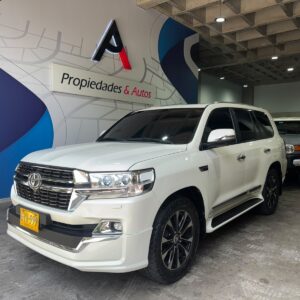 TOYOTA LAND CRUISER LC 200 SAHARA VERSIÓN GX-R 2020