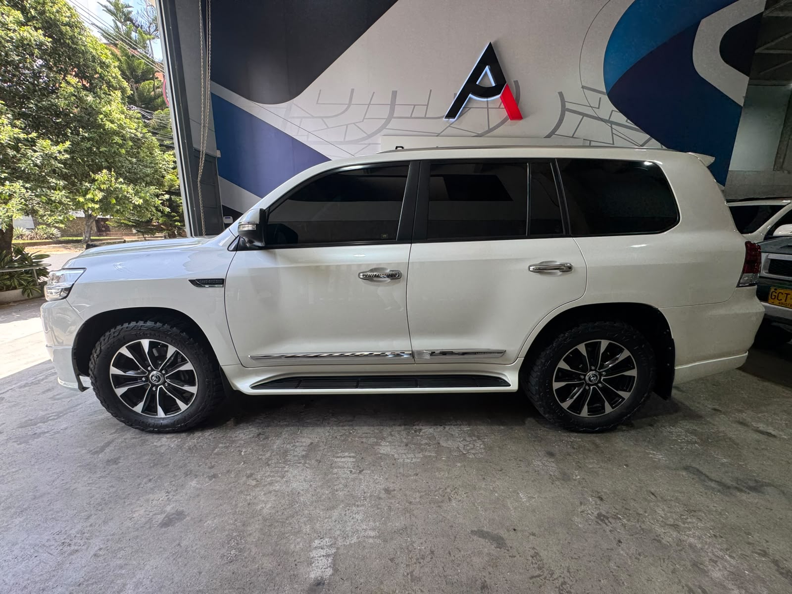 TOYOTA LAND CRUISER LC 200 SAHARA VERSIÓN GX-R 2020 - Imagen 8